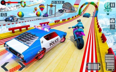 警察普拉多坡道汽车特技手游